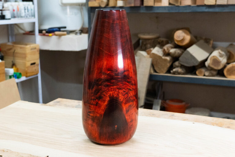 vase rouge