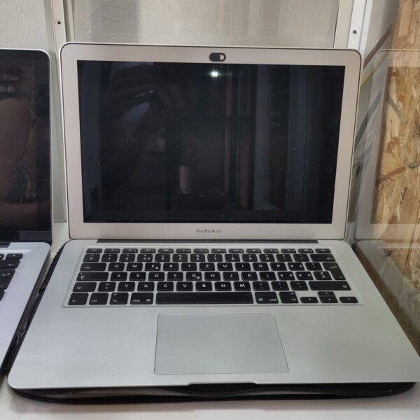 MacBook Air 13 pouces (2013) avec étui macOS High Sierra