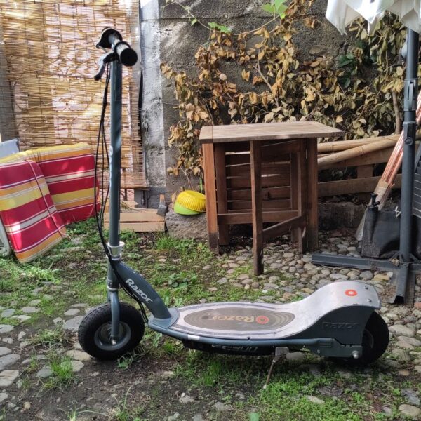 Razor electric scooter with new batteries