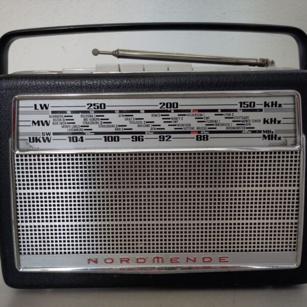 Radio vintage Nordmende Samba Spezial - pièce de collection